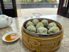 荠菜鲜肉小笼包-曼曼汤包(建国西路店)