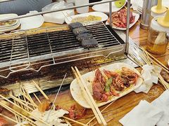 -哈尔滨小酒馆·鲜肉现穿自助烧烤(康新花园店)
