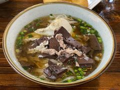 -裕新楼粉面馆·石磨手工粉(四方坪店)