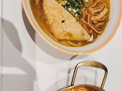 -大食代美食广场(上海中心店)