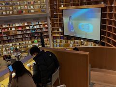 -新华文创·光的空间
