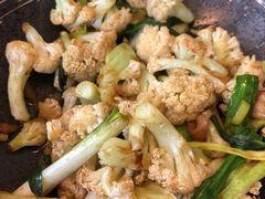 -关东小磨东北菜(上海长风大悦城店)