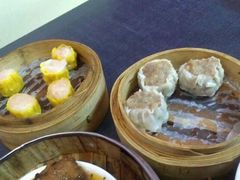 虾饺+牛肉烧卖-贰號小院潮汕砂锅粥(前海西街店)