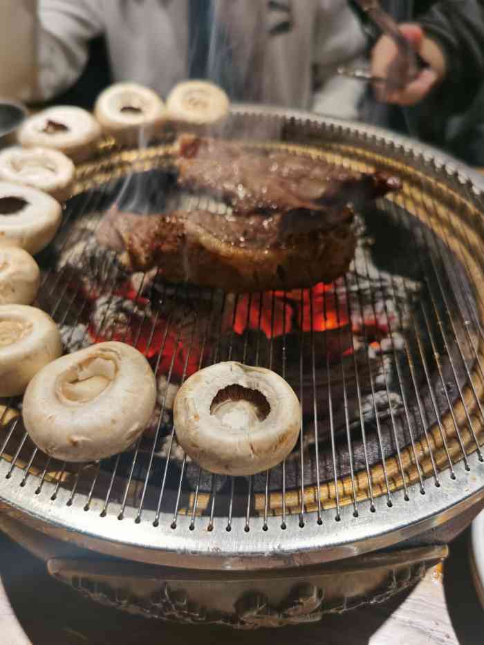 泥炉烧肉师(新街口金銮巷店)-"【位置】就在钟英中学对面,金銮巷巷子