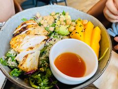 鸡肉牛油果芒果色拉-Wagas沃歌斯(富力广场店)