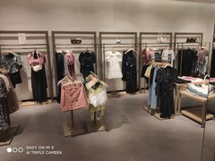 -URBAN REVIVO(佛山南海万达广场店)