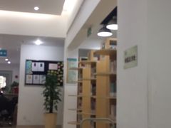 -曹家渡街道图书馆