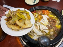 -菌之家·专业纯野生菌火锅·特色炒菌