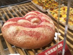 火龙果美眉面包-味多美蛋糕(灯市口店)