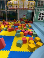 -利奥梦幻主题乐园(爱琴海购物公园店)