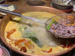 -洱火云南酸菜牛肉火锅(石景山当代商城店)