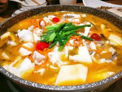 -山城外·非遗酸菜鱼(新都汇融店)