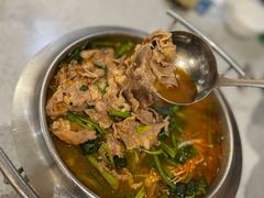 酸汤肥牛-小船渔村•大连菜•大连焖鱼(明泽街店)