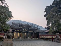 -峨眉山报国寺