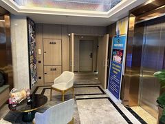 -网鱼电竞酒店(成都欢乐谷金府地铁站店)