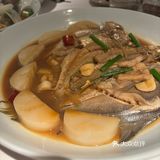 新荣记小酒馆更适合喝酒聊天吃吃小菜逛逛外滩