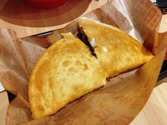 猪肉韭菜馅饼-遇见小面(东方宝泰店)