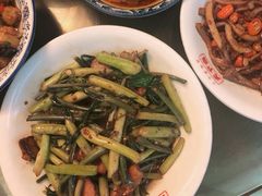 红菜苔炒腊肉-天下客饭店(中山路店)