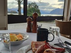 -Lake Hawea Hotel