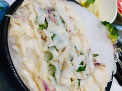 -红鼎豆捞·非遗鲍皇汤火锅(宝丰路店)