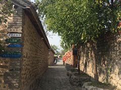 -百里峡七彩艺术小镇