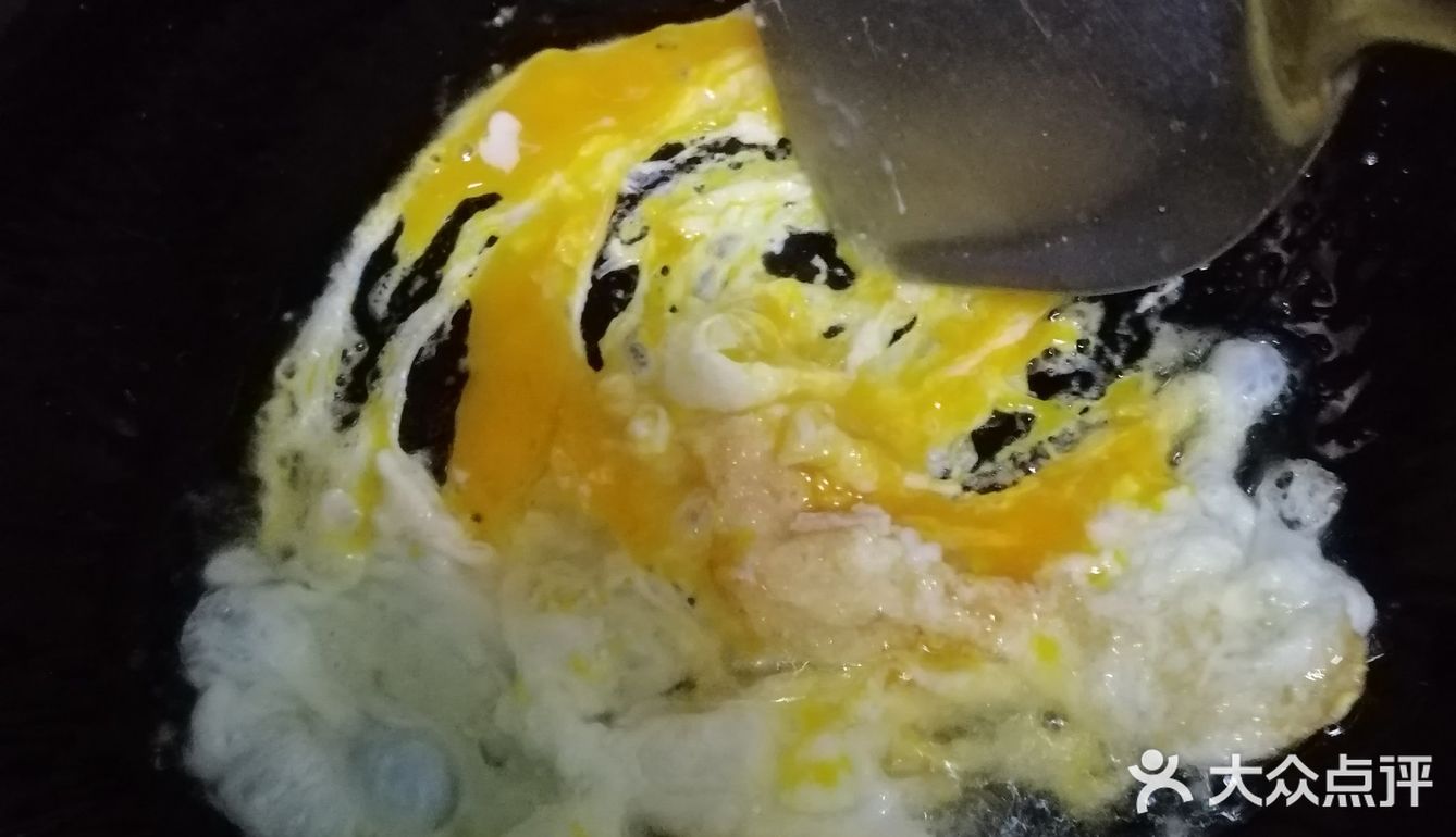 懒人必备简单易做的最家常口味------蛋炒饭！