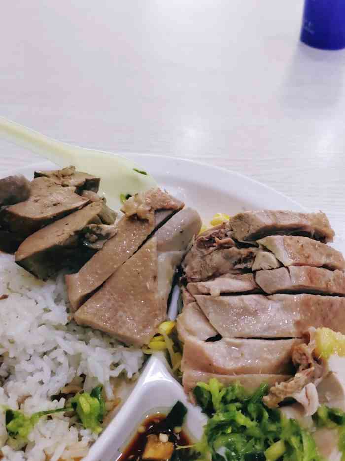 经常坐满  [服务铃]服务:上菜很快 老板也挺热情  口味「招牌白切鸭饭