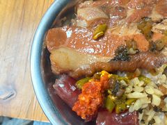 -梁阿婆廿年老牌扣肉糯米饭