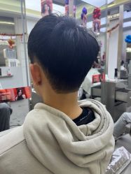 -首脑美发沙龙