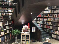 -钟书阁(群光广场店)