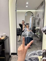 -SWANK SALON