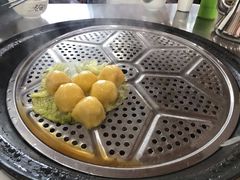 粘豆包-粘豆包柴火铁锅炖