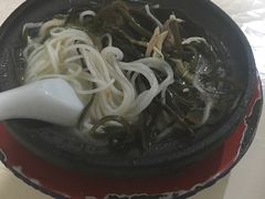 -刚砂锅鸡丝米线