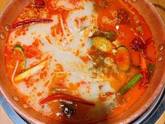 -洱火云南酸菜牛肉火锅(石景山当代商城店)