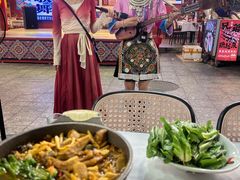 -刘姐啤酒鱼民族演艺餐厅(西街总店)