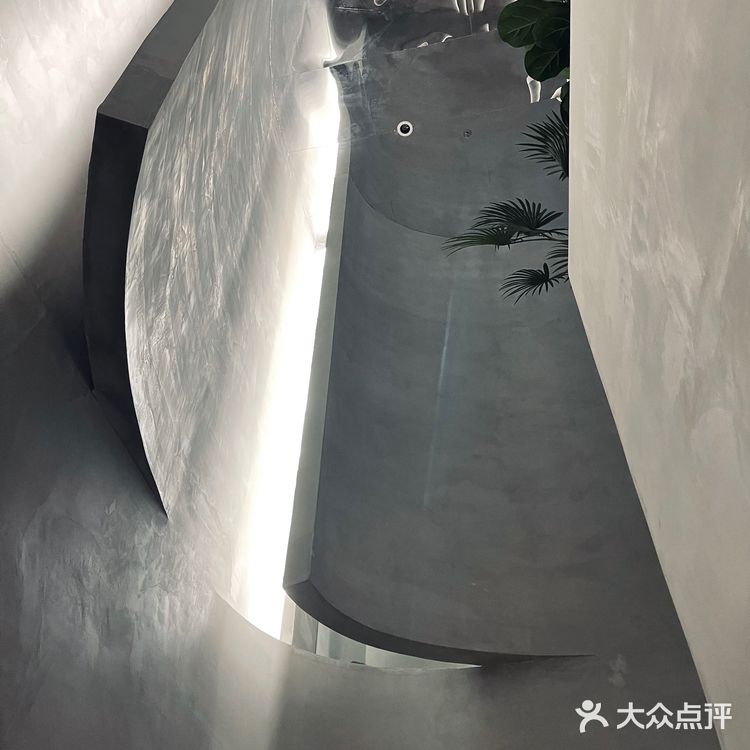 广州探店|工业风的燕子
