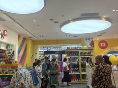 -m豆巧克力世界(上海世茂广场店)