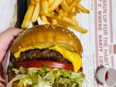 -The Habit Burger Grill 哈比特汉堡(爱琴海店)