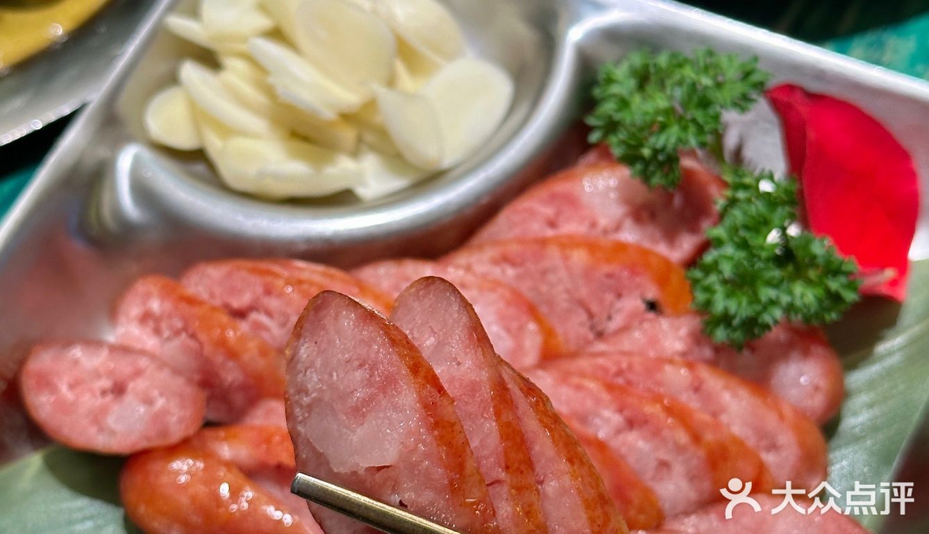 菜式多样 主要以粤菜为主 闹市里不一样的海鲜大排档