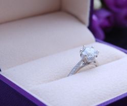 -威德钻石-克拉钻大本营(南京东路店)