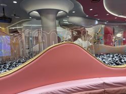 -奈尔宝·国风主题儿童乐园·亲子餐厅(豫园商城店)