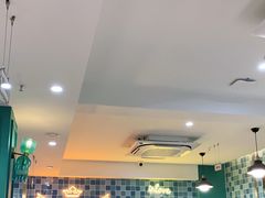 大堂-东鑫记港式茶餐厅(南京东路店)