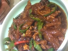 牛尾焖牛筋-眷江南之小蓝鲸(王府大街店)