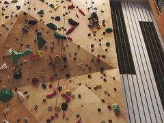 -ROCKPLUS攀岩馆(环宇城店)