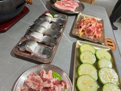 -围炉肉舍•炭烤活鳗•丹东海鲜烤肉(步行街店)