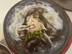 -刚砂锅鸡丝米线