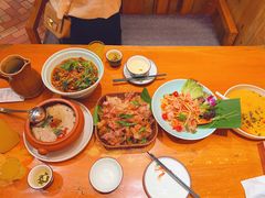 -老滇山寨•云南特色菜•地方菜•民族风情歌舞表演(金碧店)