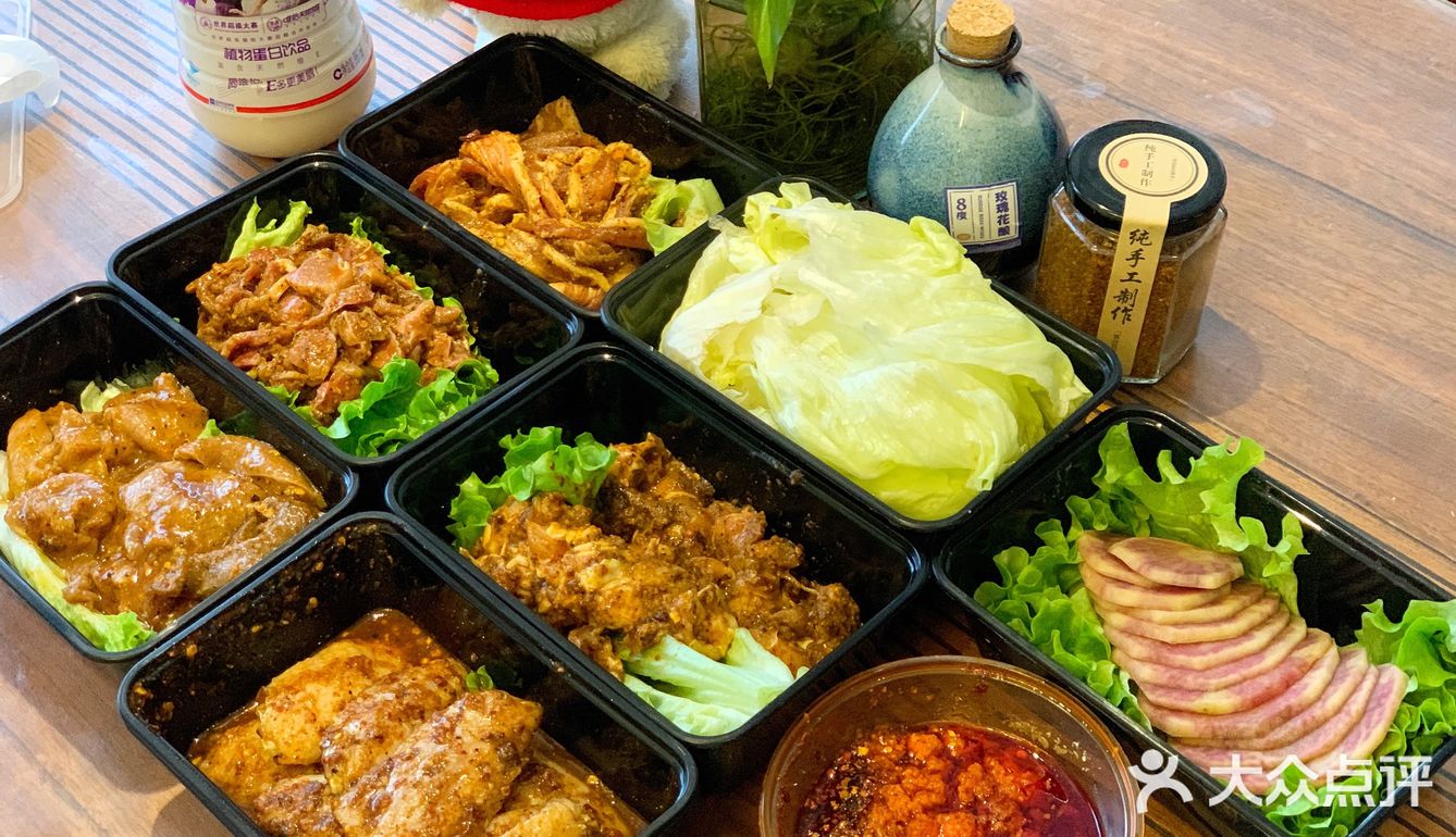 来自洱海的特色烤肉包浆豆腐紫洋芋