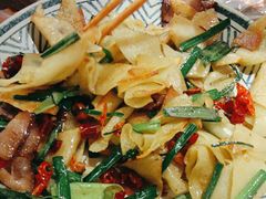 -霄汉牛三鲜湖北砂锅菜(万松园2店)