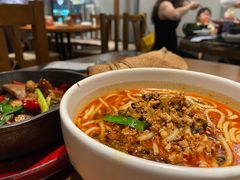 小锅米线-云海肴·汽锅鸡·云南菜(天山百盛优客店)